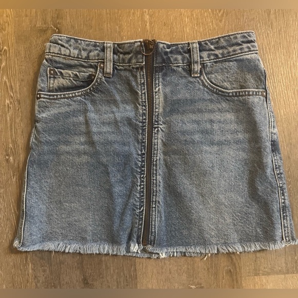 Free People "We The Free" denim zip front mini skirt - Picture 2 of 5